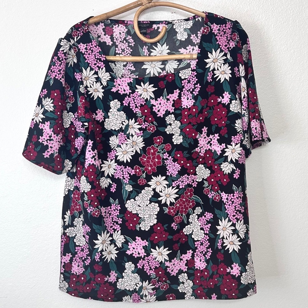 NWOT Ann Taylor Women's L Floral Square Neck Blouse Navy Pink Short Sleeve Bloom - Picture 2 of 9
